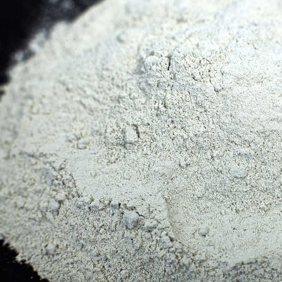 Ζεόλιθος έως 0,8 χιλιοστά – Πούδρα, ιδανική για ενσωμάτωση σε καλλιέργειες μικρής κλίμακας και κτηνοτροφική χρήση - 25 κιλά
